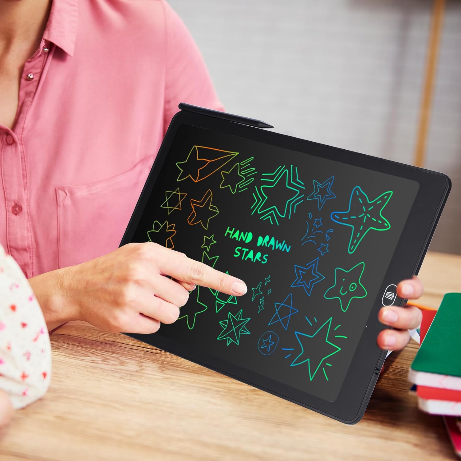 Farbenfrohes 15 Zoll LCD Schreibtafel für Kinder und Erwachsene, elektronisches Zeichenbrett mit Stylus