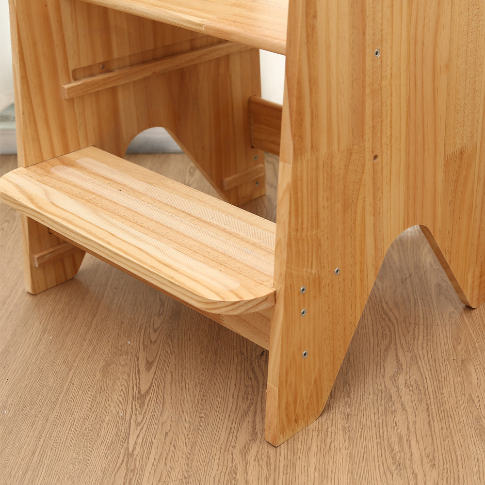 Montessori-Lernturm aus Massivholz mit verstellbarer Plattform und Sicherheitsgeländern für Kleinkinder