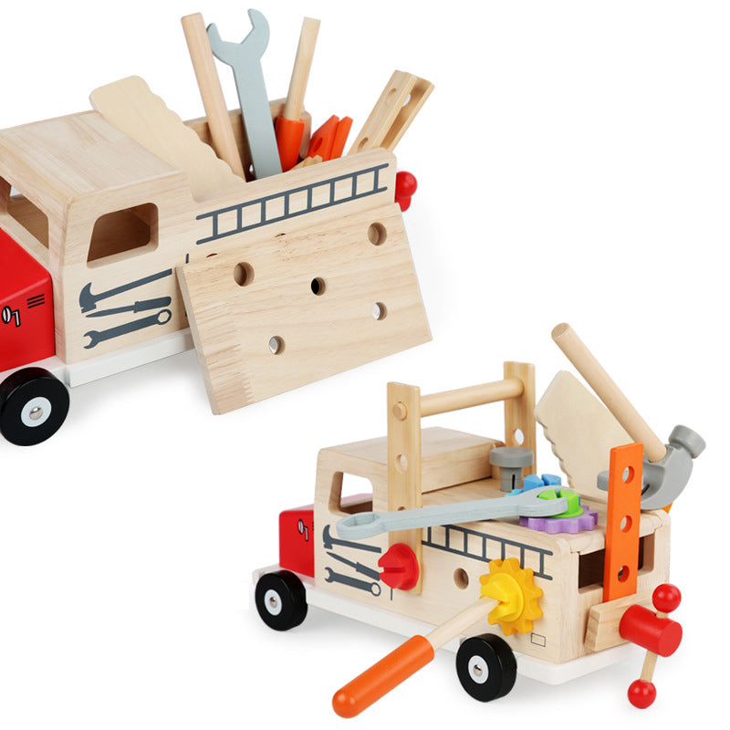 Kind verwendet eine Schraubendreher-Reparaturstation aus Holz, ideal für die Förderung von Hand-Augen-Koordination und kognitive Fähigkeiten bei Kindern im Alter von 4-6 Jahren.