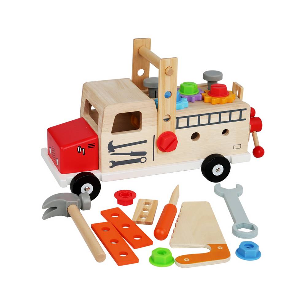 Kind verwendet eine Schraubendreher-Reparaturstation aus Holz, ideal für die Förderung von Hand-Augen-Koordination und kognitive Fähigkeiten bei Kindern im Alter von 4-6 Jahren.