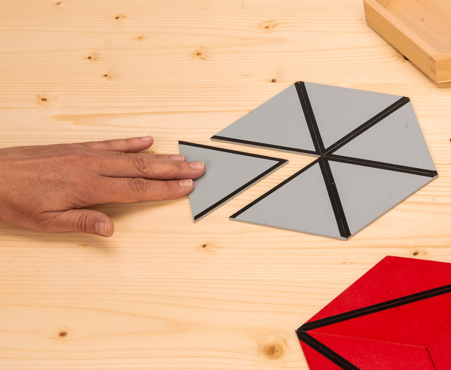 MontessoriLernwelt Konstruktive Dreiecke – 5 Sets farbige Geometrie-Dreiecke für Kinder