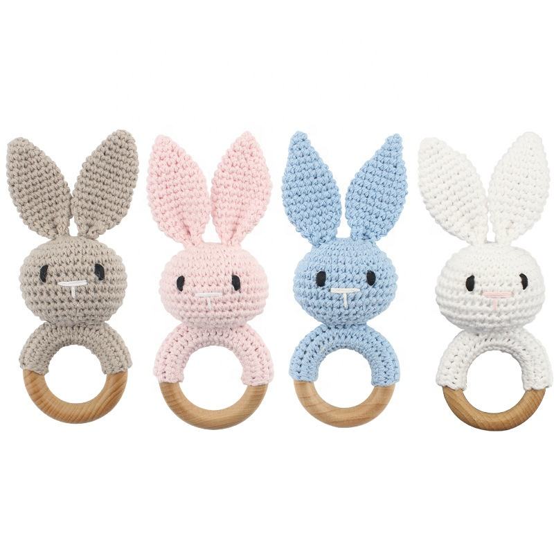 MontessoriLernwelt Häkeln Baby Hasen Beißring Set in 4 Farben