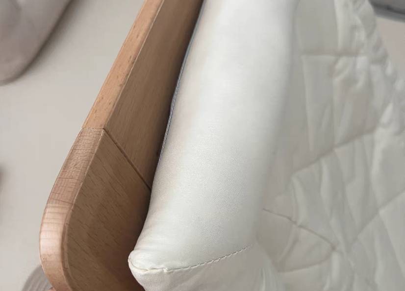 Detailansicht der massiven Buchenholzkonstruktion