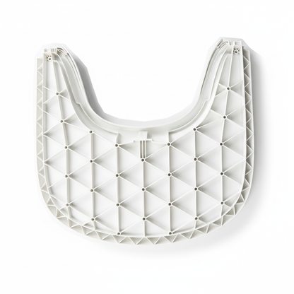 Rückseite des Hochstuhl-Tabletts mit Verstärkungsstruktur