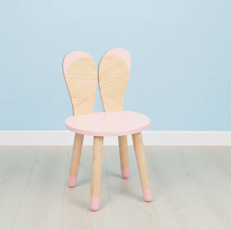 Kinderstuhl aus natürlichem Holzdesign
