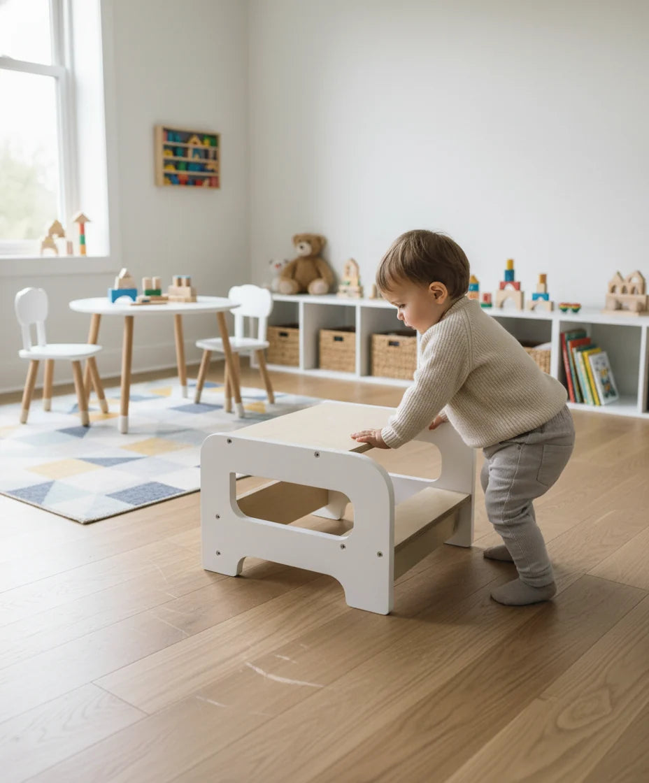 Holz Kinderhocker als kleiner Sitzplatz für Kinder