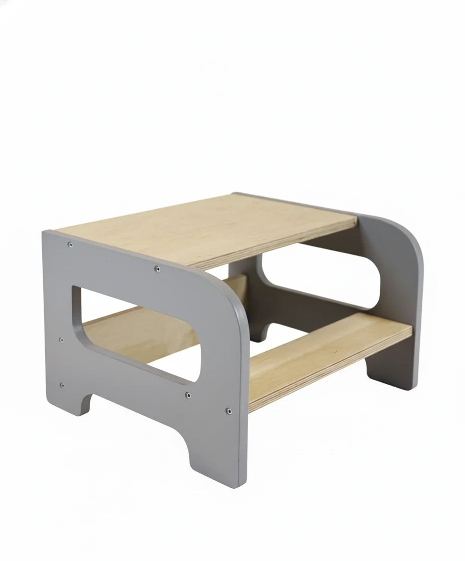 Stabiler Kinderhocker mit robuster Holzkonstruktion