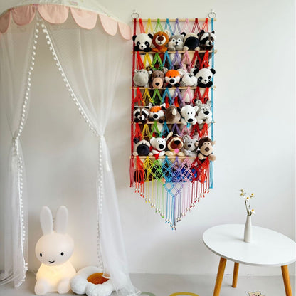 Makramee Wand-Organizer für Spielzeug, 4 Ebenen, 52×130 cm, Variante Regenbogen – handgeknüpft aus Baumwollseil mit Kiefernholzstäben