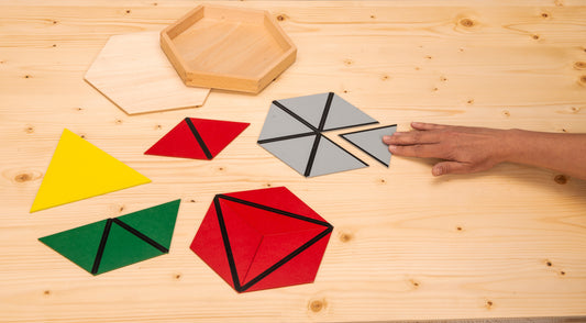 MontessoriLernwelt Konstruktive Dreiecke – 5 Sets farbige Geometrie-Dreiecke für Kinder