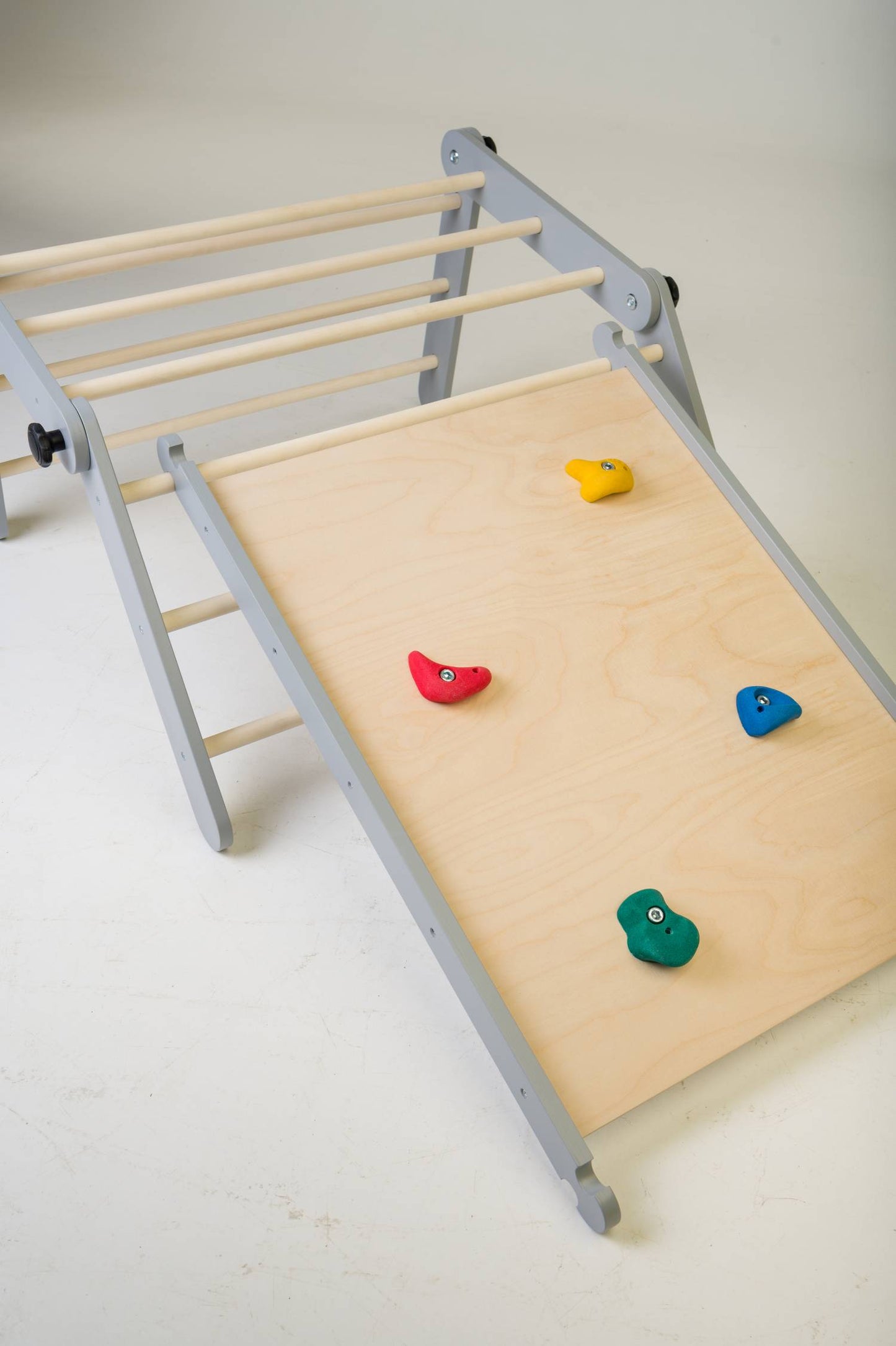 Pikler Kletterdreieck aus Holz – 2/3 Sektionen mit Rampe